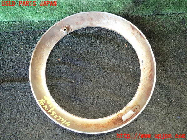 1UPJ-20551140]三菱ジープ(J58)右ヘッドライトリム 中古_m0002.jpg