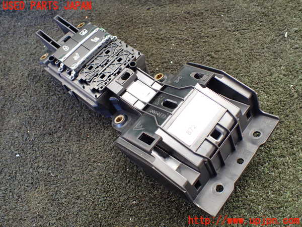 5UPJ-20566307]ポルシェ・パナメーラ S ハイブリッド(970CGEA)スイッチ2(リアサンシェード＆シートヒーター) 中古_m0001.jpg
