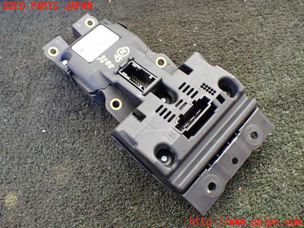 5UPJ-20566307]ポルシェ・パナメーラ S ハイブリッド(970CGEA)スイッチ2(リアサンシェード＆シートヒーター) 中古_m0003.jpg