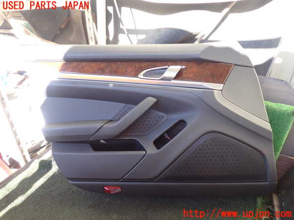 5UPJ-20561264]ポルシェ・パナメーラ S ハイブリッド(970CGEA)左前ドア内張り 中古_m0001.jpg