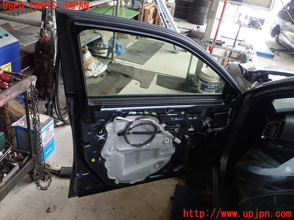 5UPJ-20571260]クラウン ハイブリッド(AZSH21)左前ドア AGC M2H5K 中古_m0004.jpg