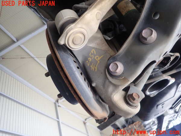 5UPJ-20574305]クラウン ハイブリッド(AZSH21)左リアナックルハブ 中古_m0001.jpg
