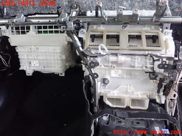 5UPJ-20576081]クラウン ハイブリッド(AZSH21)エバポレーター1 中古_m0001.jpg