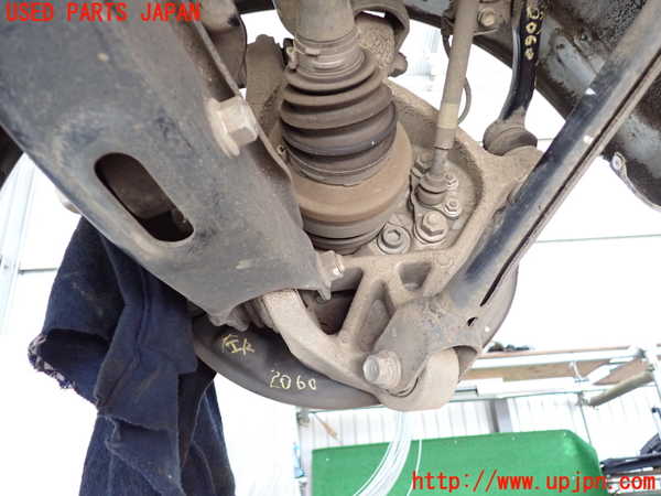 5UPJ-20604305]クラウン ロイヤル(GRS210)左リアナックルハブ 中古_m0002.jpg