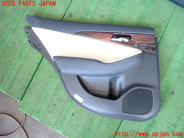 5UPJ-20601324]クラウン ロイヤル(GRS210)左後ドア内張り 中古_m0001.jpg