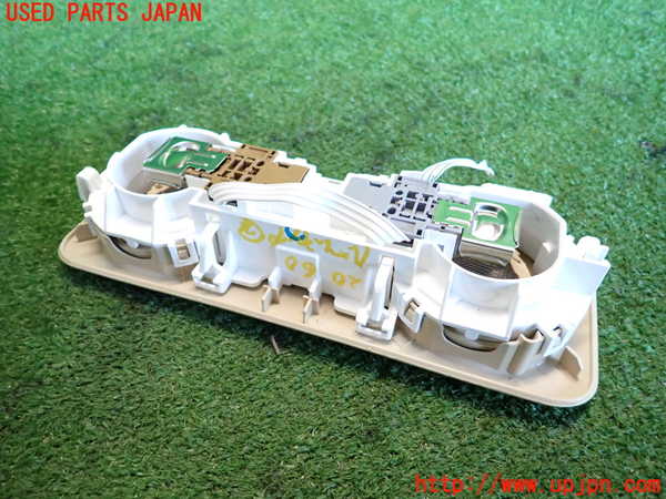 5UPJ-20606412]クラウン ロイヤル(GRS210)ルームランプ2 (真中 2列目) 中古_m0002.jpg