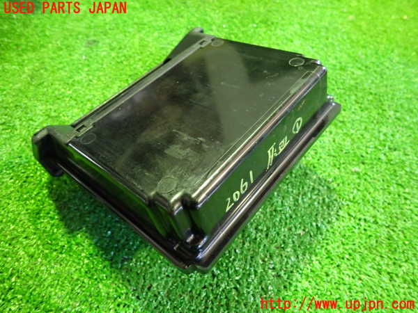5UPJ-20617821]スープラ(MA70)灰皿1 中古_m0002.jpg