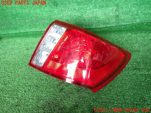 2UPJ-20621530]インプレッサ WRX-STi(GVF)右テールランプ 中古_m0001.jpg