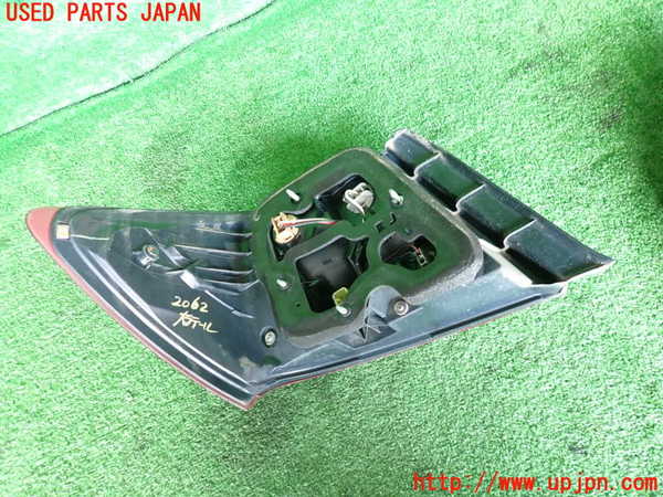 2UPJ-20621530]インプレッサ WRX-STi(GVF)右テールランプ 中古_m0002.jpg