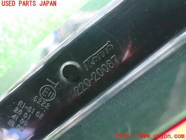 2UPJ-20621530]インプレッサ WRX-STi(GVF)右テールランプ 中古_m0003.jpg