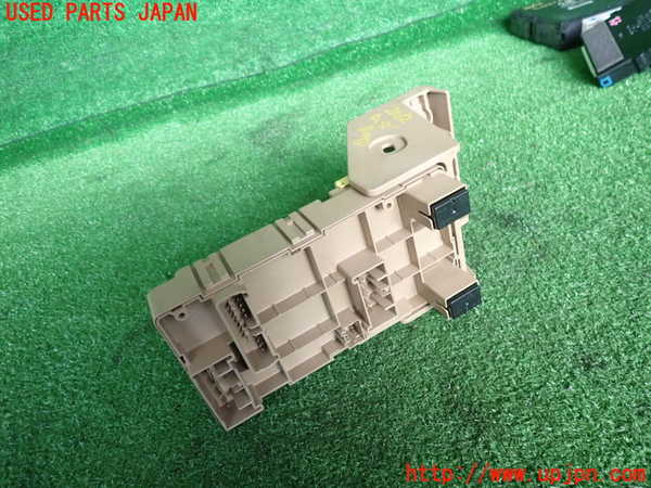 5UPJ-20626741]インプレッサ WRX-STi(GVF)ヒューズボックス1 中古_m0002.jpg