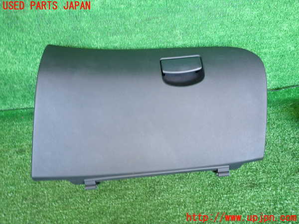 5UPJ-20627516]インプレッサ WRX-STi(GVF)グローブボックス1 中古_m0001.jpg