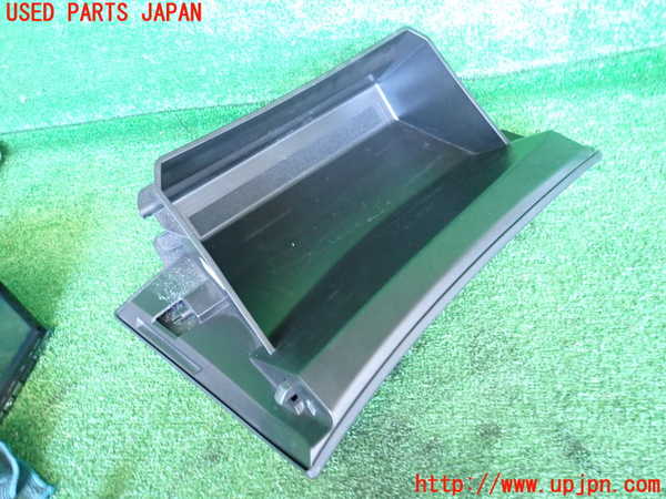 5UPJ-20627516]インプレッサ WRX-STi(GVF)グローブボックス1 中古_m0002.jpg