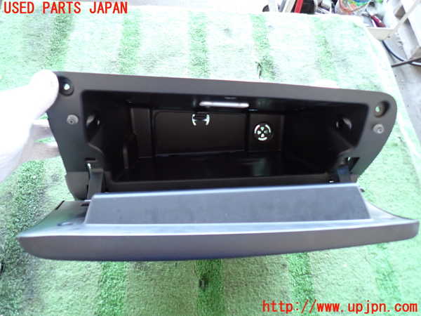 5UPJ-20647516]BMW ミニ(MINI)クーパーS F56(XR20M)グローブボックス1 中古_m0002.jpg