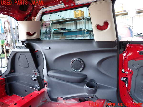 5UPJ-20647680]BMW ミニ(MINI)クーパーS F56(XR20M)左リアピラートリム 中古_m0001.jpg