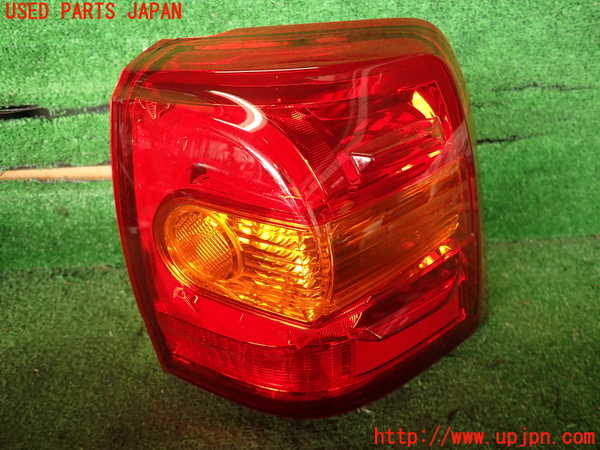 2UPJ-20651530]ランクル200系(URJ202W)右テールランプ ジャンク_m0001.jpg