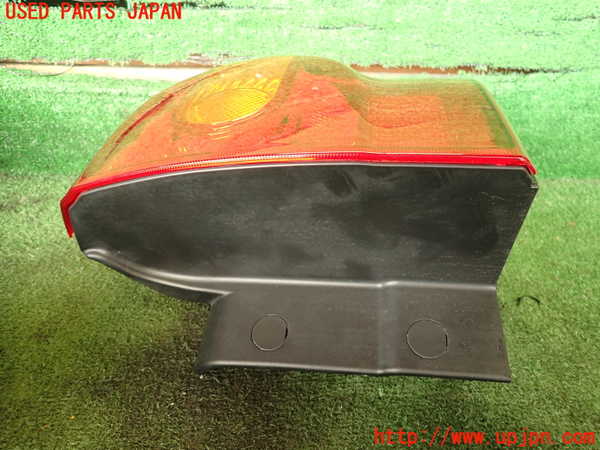 2UPJ-20651530]ランクル200系(URJ202W)右テールランプ ジャンク_m0003.jpg