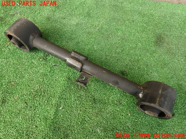 2UPJ-20655156]ランクル200系(URJ202W)左リアアッパーアーム1 中古_m0002.jpg