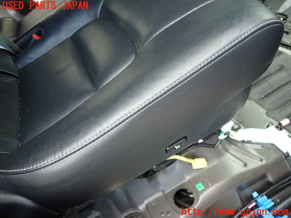 2UPJ-20657145]ランクル200系(URJ202W)右2列目シート 中古_m0003.jpg