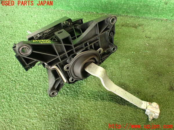 2UPJ-20657555]ランクル200系(URJ202W)ATシフトレバー 中古_m0003.jpg