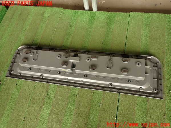 2UPJ-20657771]ランクル200系(URJ202W)ラゲッジトレイ1 中古_m0005.jpg