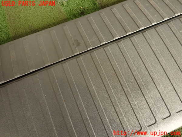 2UPJ-20657772]ランクル200系(URJ202W)ラゲッジトレイ2 中古_m0003.jpg