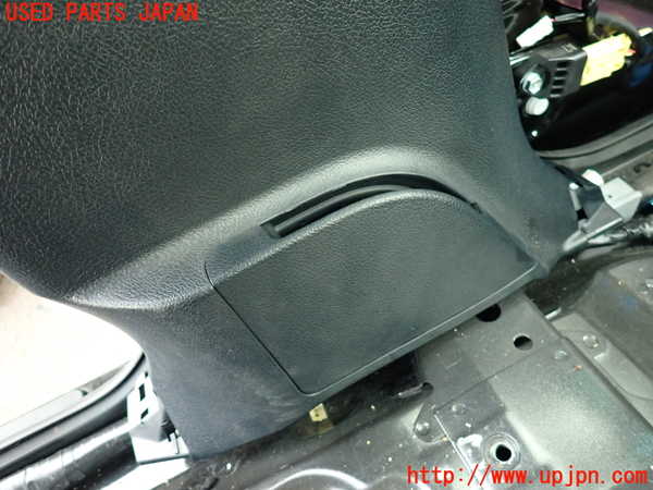2UPJ-20657670]ランクル200系(URJ202W)左センターピラートリム 中古_m0004.jpg