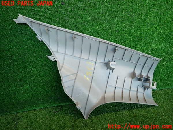 5UPJ-20677675]ランエボ10(CZ4A)右リアピラートリム 中古_m0005.jpg