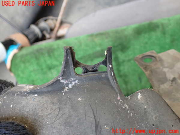 5UPJ-20701452]ハイラックスサーフ N130系 4ドア(VZN130G)左フロントマッドガード(泥除け) 中古_m0003.jpg