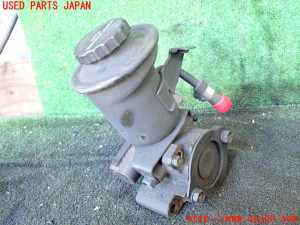 5UPJ-20704250]ハイラックスサーフ N130系 4ドア(VZN130G)パワステポンプ 中古_m0003.jpg
