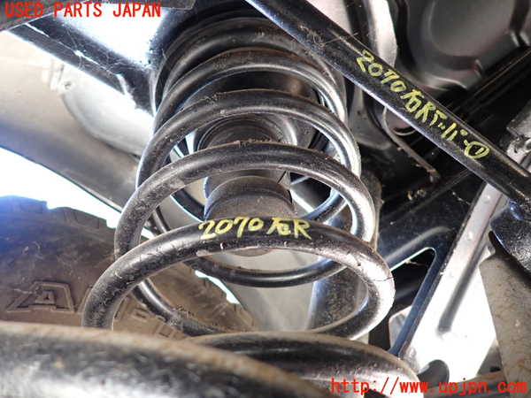 5UPJ-20705100]ハイラックスサーフ N130系 4ドア(VZN130G)右リアスプリング 中古_m0001.jpg