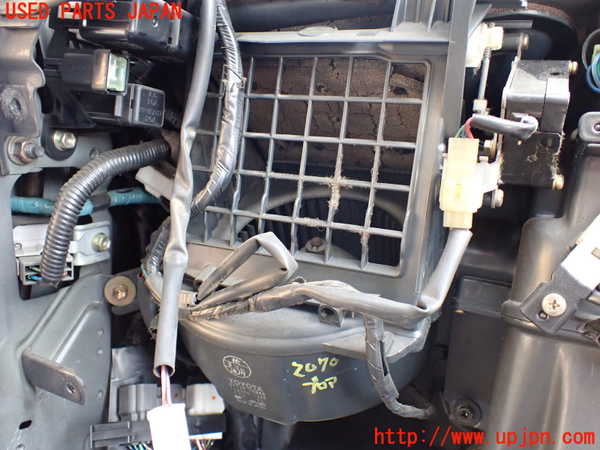 5UPJ-20706095]ハイラックスサーフ N130系 4ドア(VZN130G)ブロアファン(ブロアーファン) 中古_m0001.jpg