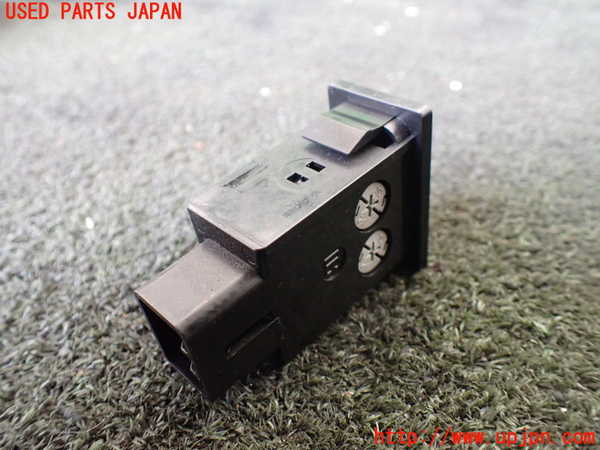 5UPJ-20706300]ハイラックスサーフ N130系 4ドア(VZN130G)デフォッガースイッチ 中古_m0002.jpg