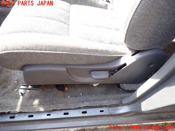 5UPJ-20707065]ハイラックスサーフ N130系 4ドア(VZN130G)助手席シート 中古_m0004.jpg