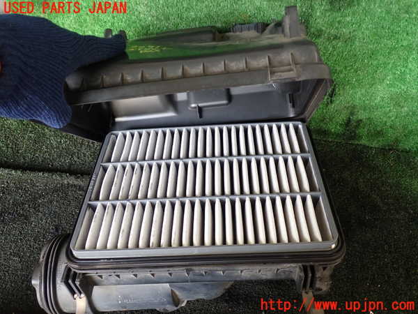5UPJ-20712560]ハイラックスサーフ(RZN215W)エアクリーナーボックス 中古_m0005.jpg