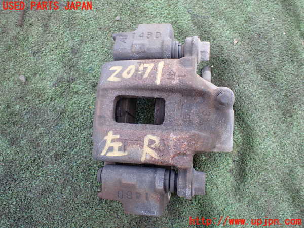 5UPJ-20714095]ハイラックスサーフ(RZN215W)左リアキャリパー 中古_m0001.jpg