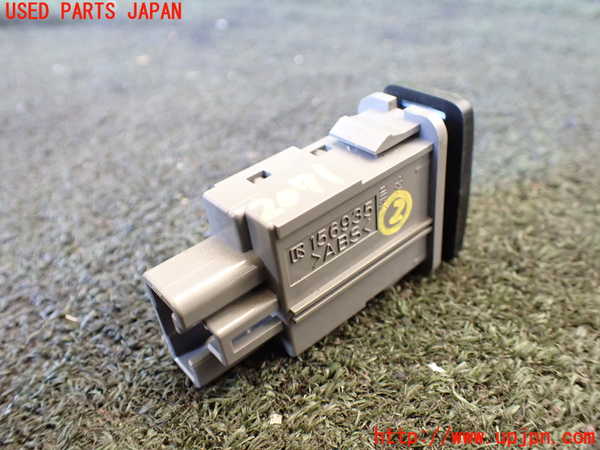 5UPJ-20716307]ハイラックスサーフ(RZN215W)スイッチ2 (センターデフロック) 中古_m0002.jpg