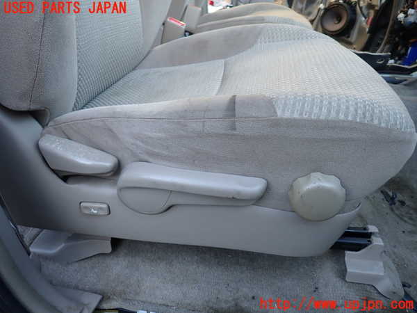 5UPJ-20717035]ハイラックスサーフ(RZN215W)運転席シート 中古_m0004.jpg