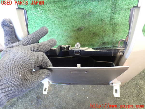 5UPJ-20717526]ハイラックスサーフ(RZN215W)エアコン吹き出し口1 (真中) 中古_m0003.jpg
