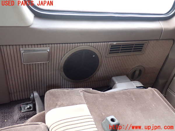 5UPJ-20727675]ランクルプラド(LJ78G)右リアピラートリム 中古_m0001.jpg