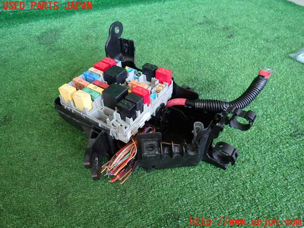 5UPJ-20736742]アルファロメオ・ジュリエッタ(940141)ヒューズボックス2 中古_m0002.jpg