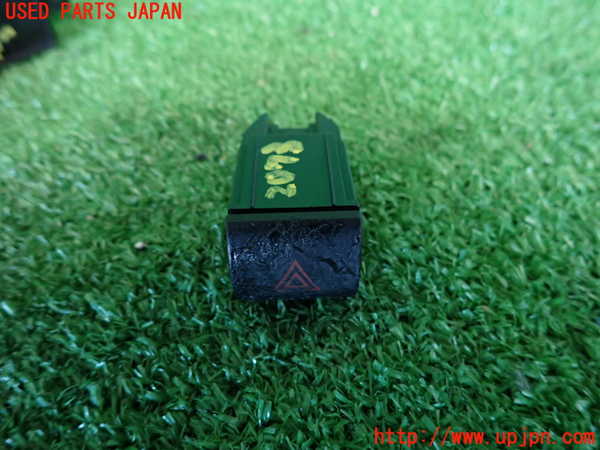 5UPJ-20736290]アルファロメオ・ジュリエッタ(940141)ハザードスイッチ 中古_m0001.jpg