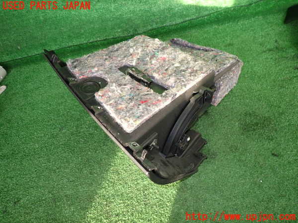 5UPJ-20737516]アルファロメオ・ジュリエッタ(940141)グローブボックス1 中古_m0002.jpg