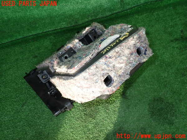 5UPJ-20737516]アルファロメオ・ジュリエッタ(940141)グローブボックス1 中古_m0004.jpg