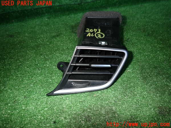 5UPJ-20737527]アルファロメオ・ジュリエッタ(940141)エアコン吹き出し口2 中古_m0001.jpg