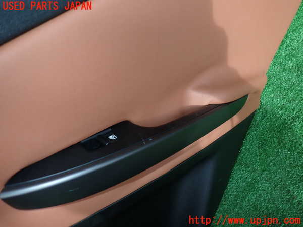 5UPJ-20731294]アルファロメオ・ジュリエッタ(940141)右後ドア内張り ジャンク_m0002.jpg