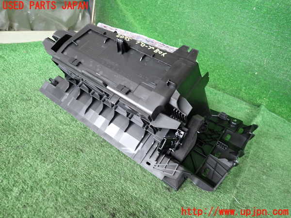 5UPJ-20757516]BMW 218i グランクーペ(7K15)(F44)グローブボックス1 中古_m0003.jpg