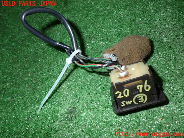 5UPJ-20766308]フィガロ(FK10)スイッチ3 (トランク開閉) 中古_m0002.jpg