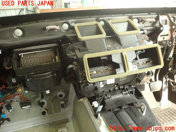 5UPJ-20776081]BMW 335i クーペ(KG35)(E92)エバポレーター1 中古_m0001.jpg