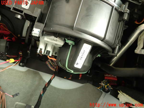 5UPJ-20776081]BMW 335i クーペ(KG35)(E92)エバポレーター1 中古_m0002.jpg